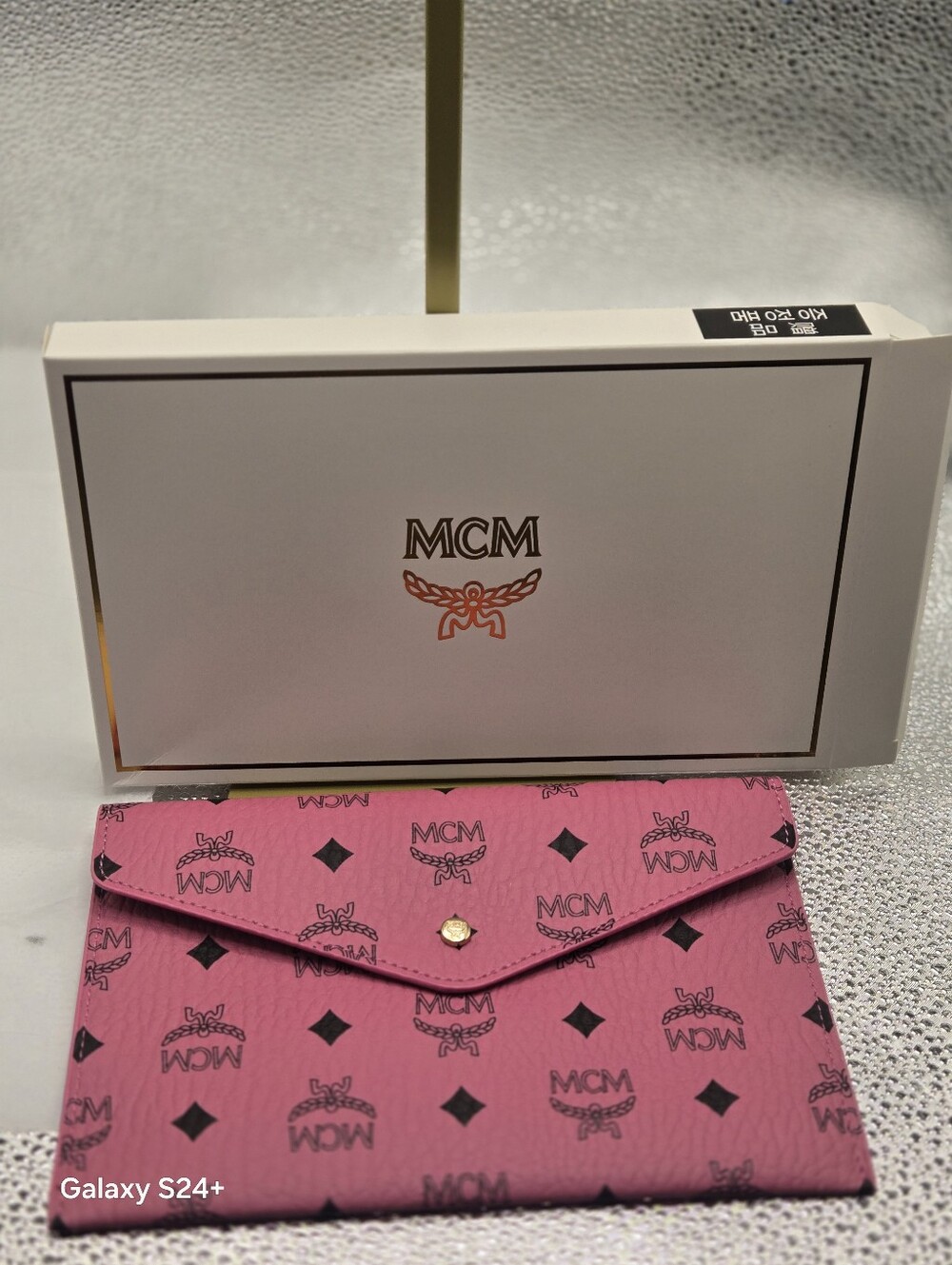MCM Visetos Envelope Pouch Clutch - Picture 4 of 4